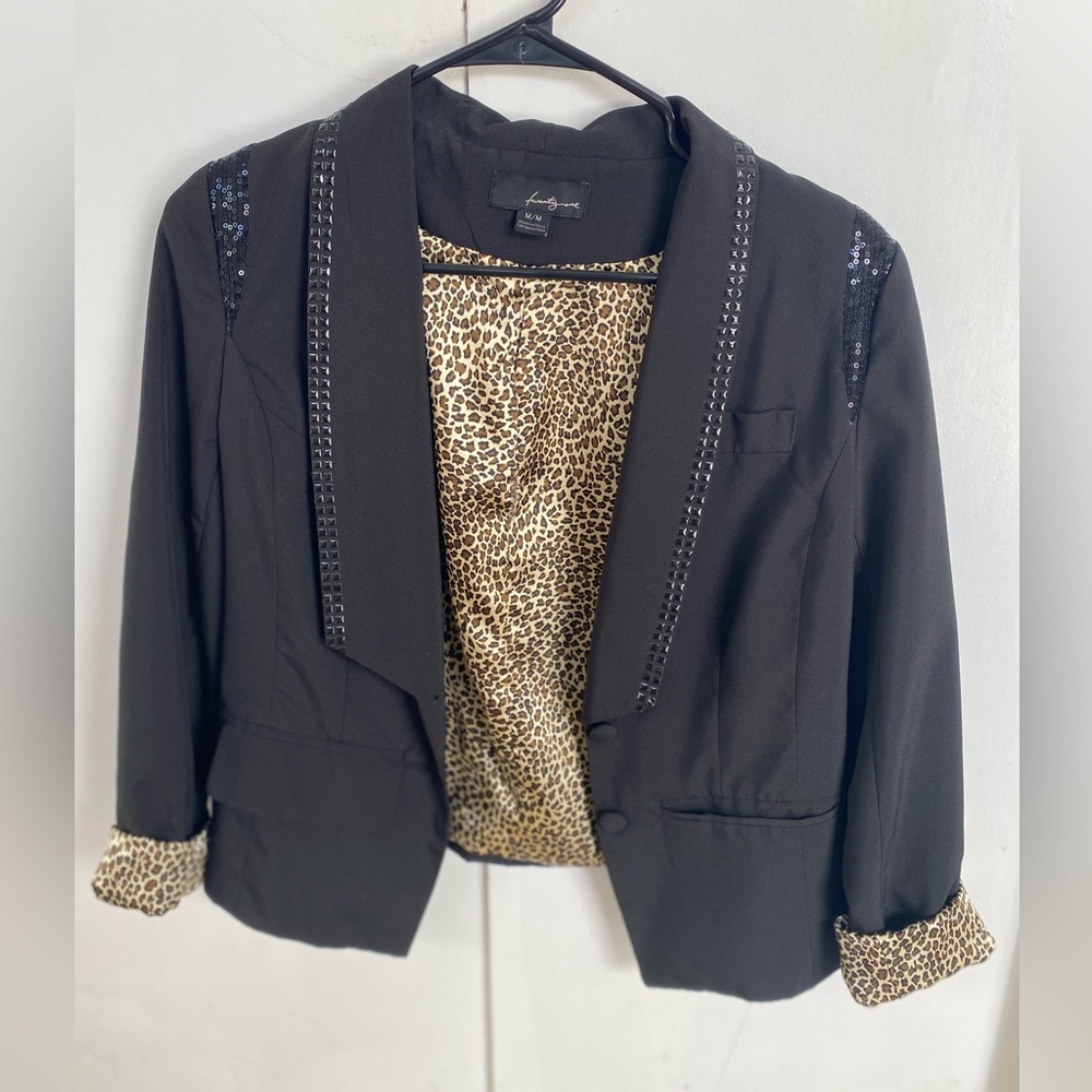 Cute blazer! Size Med